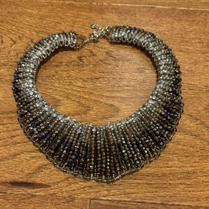 Elegant Beaded Necklace in Silver and Purple